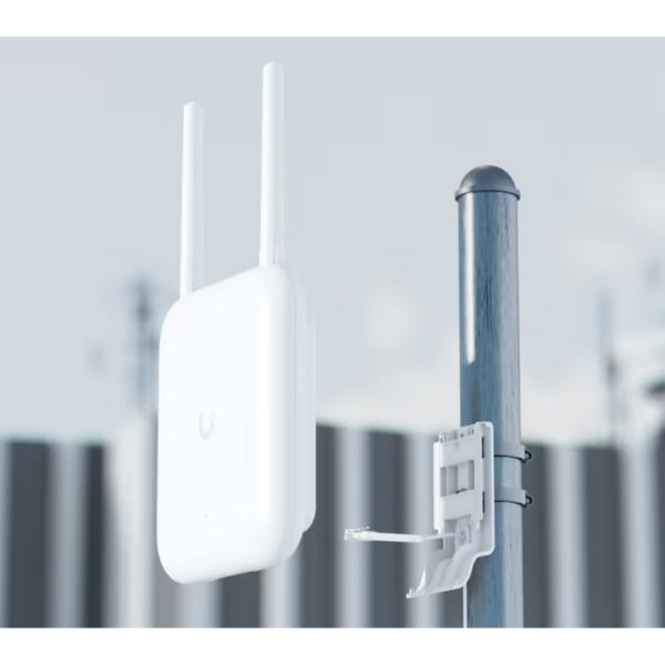 Access-Point-Ubiquiti-UniFi-U7-Outdoor-WiFi-7-Dual-Band-IPX6-2,5GbE-PoE+Cobertura-465-m²