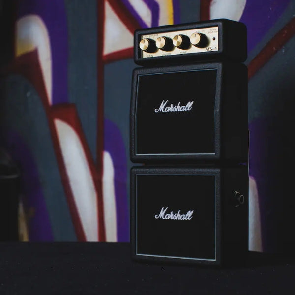 Amplificador-portátil-para-guitarra-Marshall-MS-4-Micro-Stack-2W-con-controles-de-ganancia-tono-y-volumen-Negro