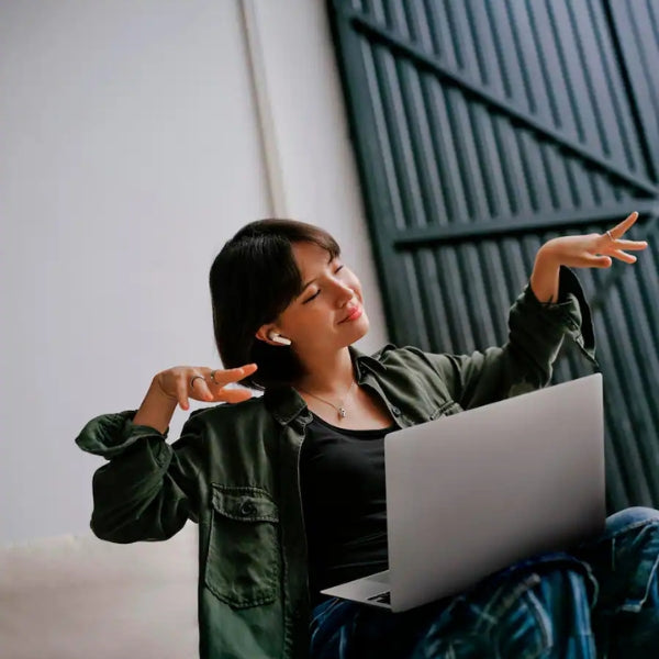 Audífonos-Sennheiser-ACCENTUM-Open-Wireless-Earbuds-Ear-Buds-with-Open-Design-Dynamic-Sound-Bluetooth-5,3-Cream