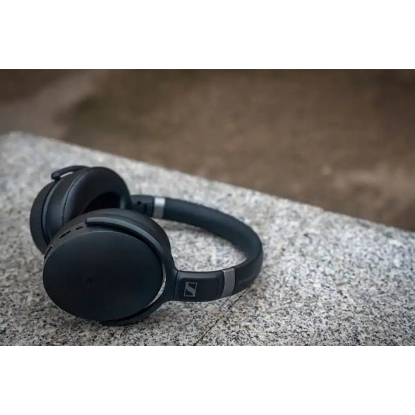 Audífonos-Sennheiser-HD-450BT-Wireless-Noise-Cancelling-Over-the-Ear-Headphones-Black