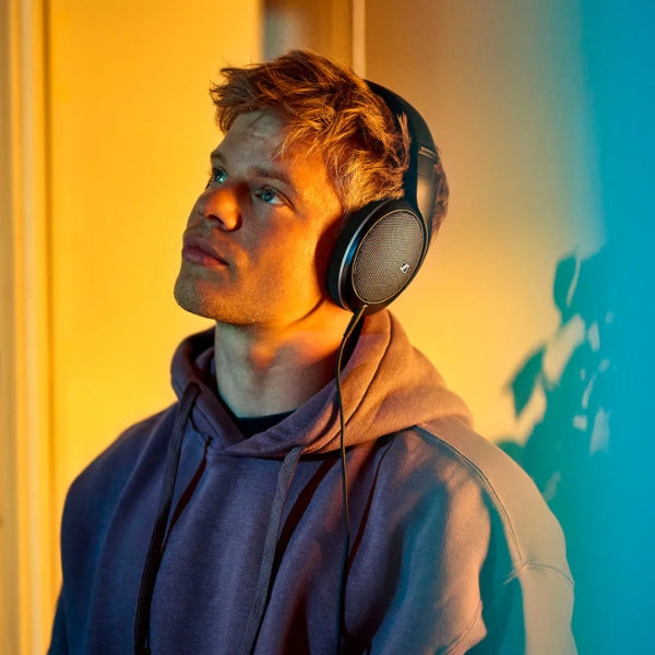 Audífonos-Sennheiser-HD-550-Over-Ear-Open-Back-Wired-Headphones-Black