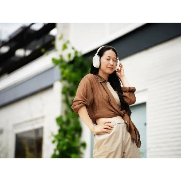 Audífonos-Sennheiser-MOMENTUM-4-Wireless-Adaptive-Noise-Canceling-Over-The-Ear-Headphones-White