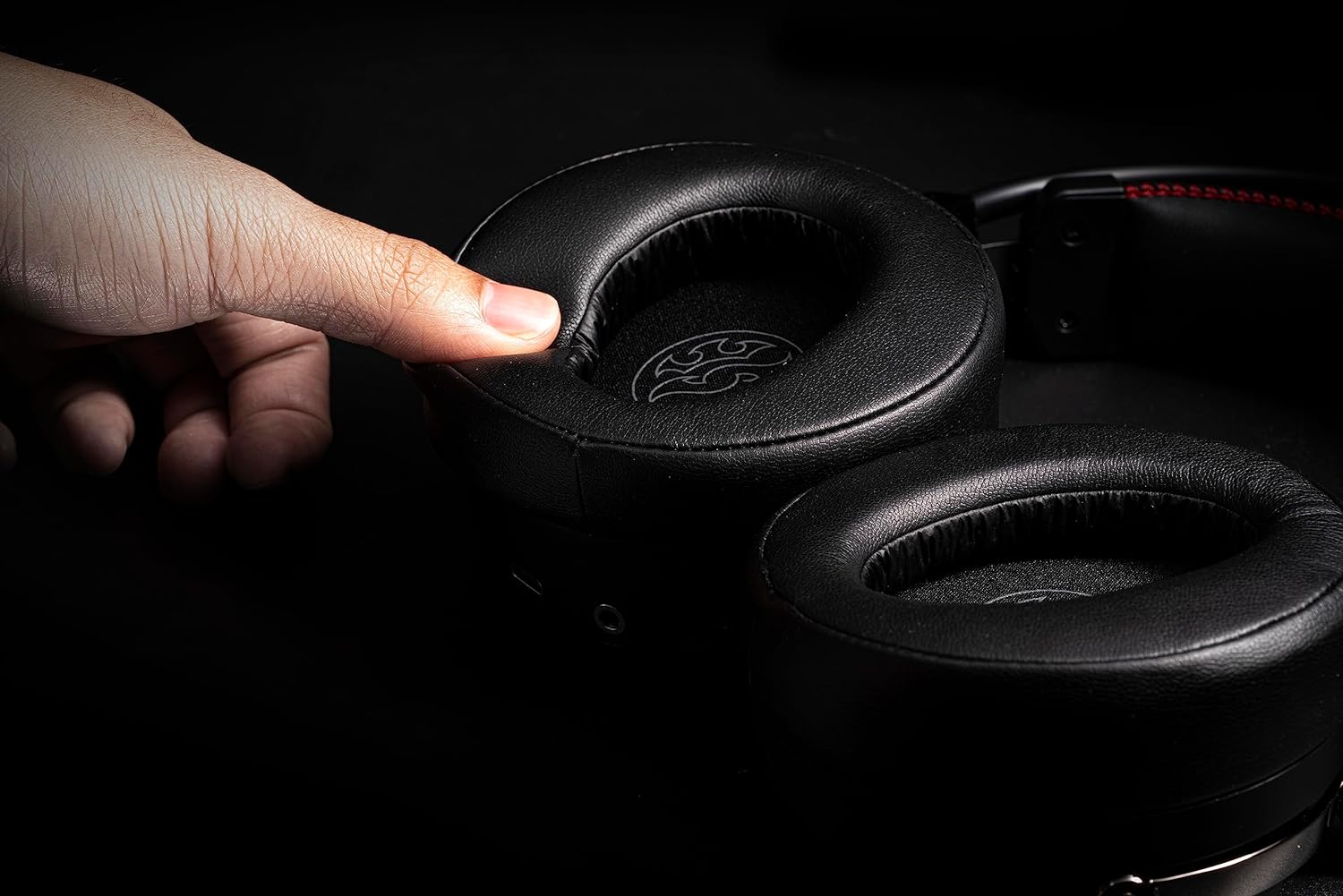 Audifonos-con-Microfono-Gaming-XPG-PRECOG-ejemplo5