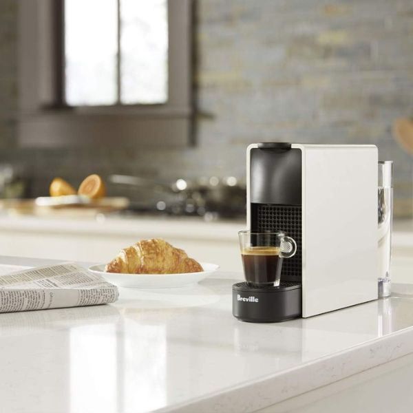 Cafetera-Nespresso-Essenza-Mini-Color-Blanco-ejemplo