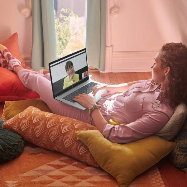 Laptop-HP-AMD-Ryzen-5-7430U-(4,3GHz)-8GB-RAM-512GB-SSD-17,3-AMD-Radeon-Win-11-Home-Natural-Silver