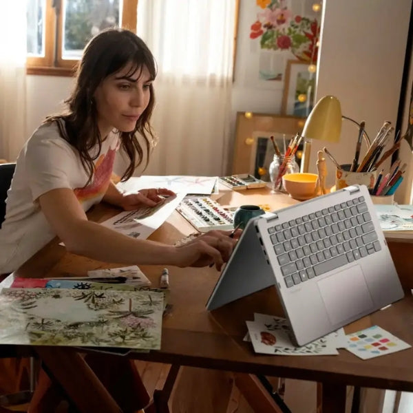 Laptop-HP-OmniBook-5-Flip-2-en-1-Touchscreen-Intel-Core-7-Series-1-16GB-RAM-512GB-SSD-14-Intel-Graphics-Glacier-Silver