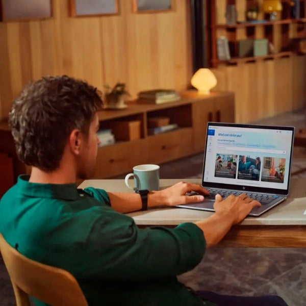 Laptop-HP-OmniBook-Ultra-Touchscreen-AMD-Ryzen-AI-9-Series-300-32GB-RAM-2TB-SSD-14-AMD-Radeon-Meteor-Silver