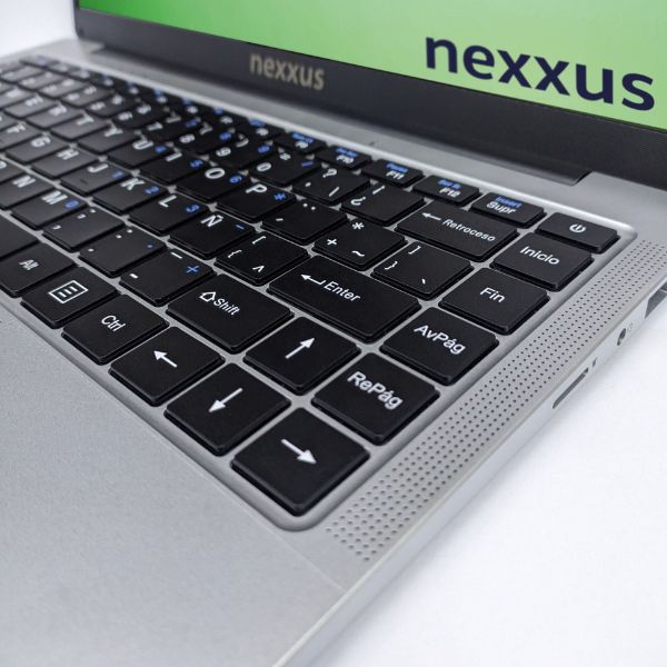 Laptop Notebook de 14.1" Dreambook Nexxus intel celeron, 8gb de ram, 256gb disco duro