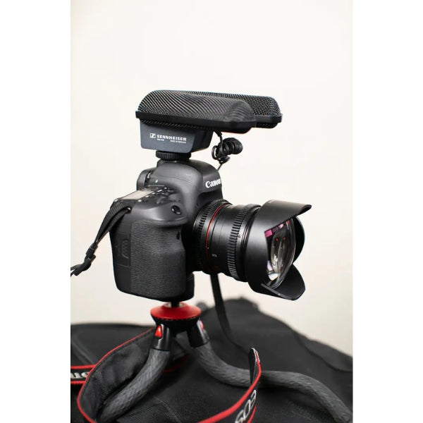 Micrófono-Sennheiser-MKE-440-Compact-Stereo-Shotgun-Microphone-with-3,5mm-Connector-for-Cameras-Black