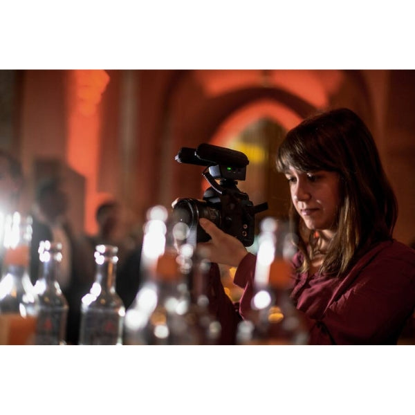 Micrófono-Sennheiser-MKE-440-Compact-Stereo-Shotgun-Microphone-with-3,5mm-Connector-for-Cameras-Black