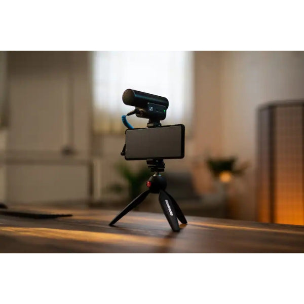 Micrófono-Sennheiser-Professional-MKE-400-+-Mobile-Kit-Directional-On-Camera-Microphone-with-Smartphone-Clamp-&-Manfrotto-PIXI-Mini-Tripod-Black