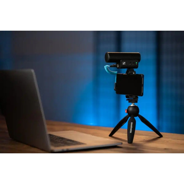 Micrófono-Sennheiser-Professional-MKE-400-+-Mobile-Kit-Directional-On-Camera-Microphone-with-Smartphone-Clamp-&-Manfrotto-PIXI-Mini-Tripod-Black