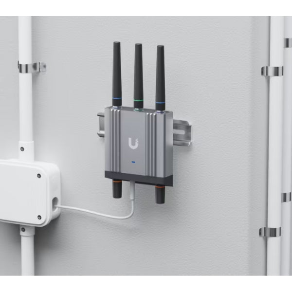 Router-Móvil-Ubiquiti-UniFi-Industrial-LTE-Cat-4-WiFi-4-IP66-PoE-GPS-para-Interior-Exterior