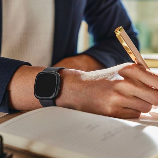 Smartwatch-Fitbit-Sense2-_3