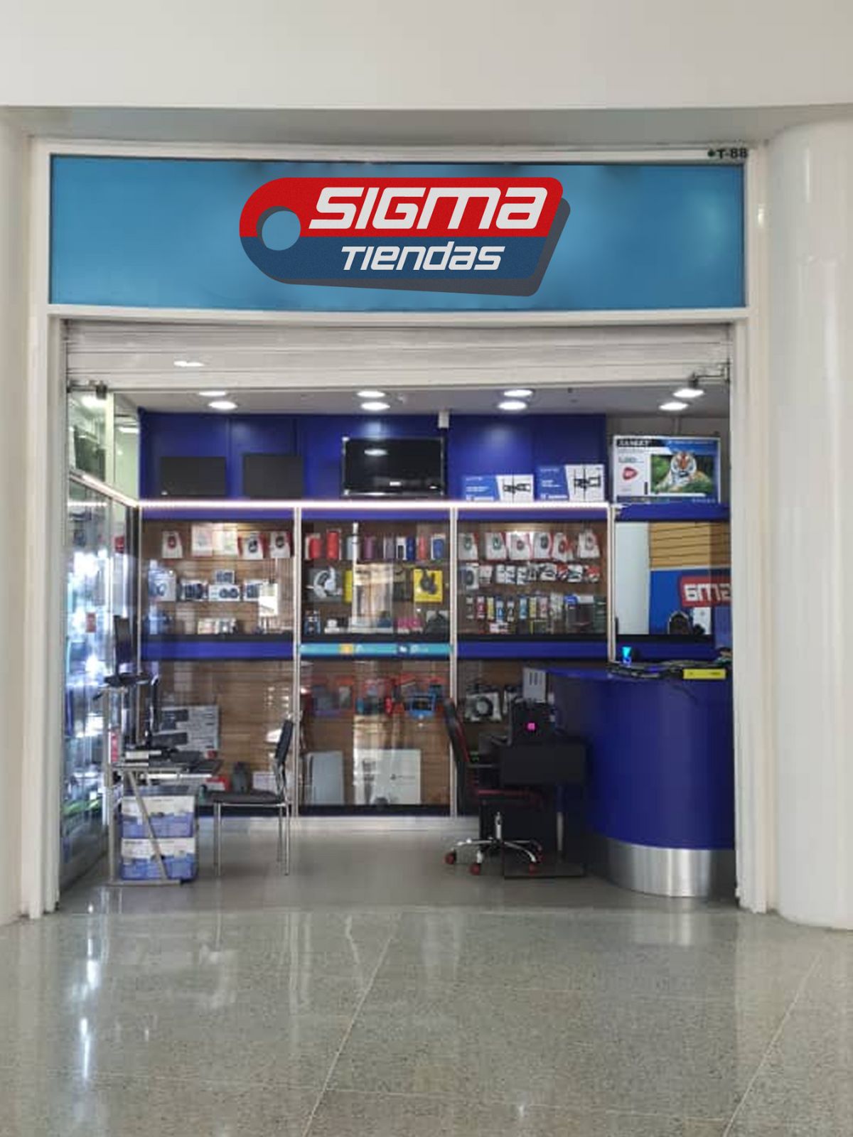 Fachada del local en el CC Sambil San Cristobal de Sigma Tiendas