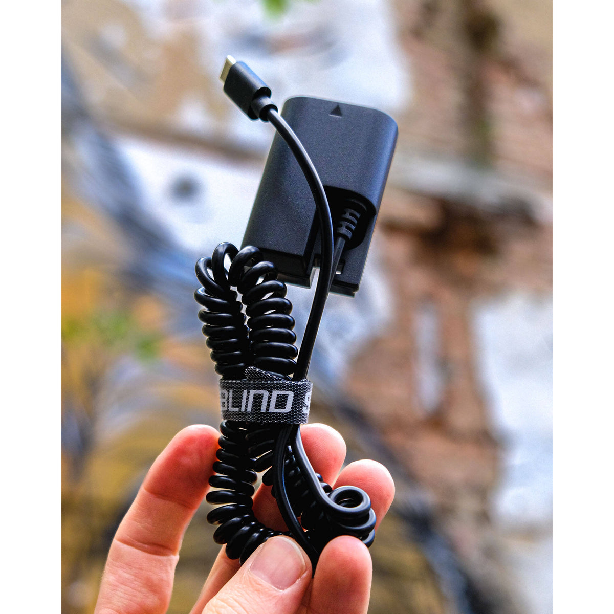 Adaptador de Corriente Blind Spot Gear USB-C to Canon LP-E6 Adapter - contenido de la caja