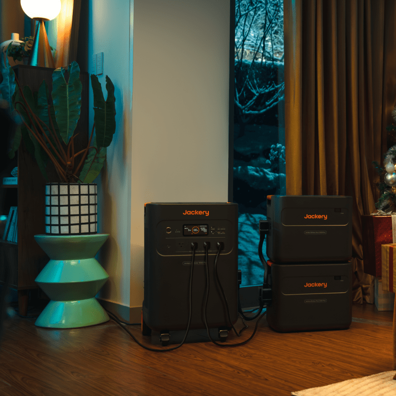 Estacion-de-Energia-Portatil-Jackery-5000-Plus-5040-Wh-7200-W-Negro-pantalla