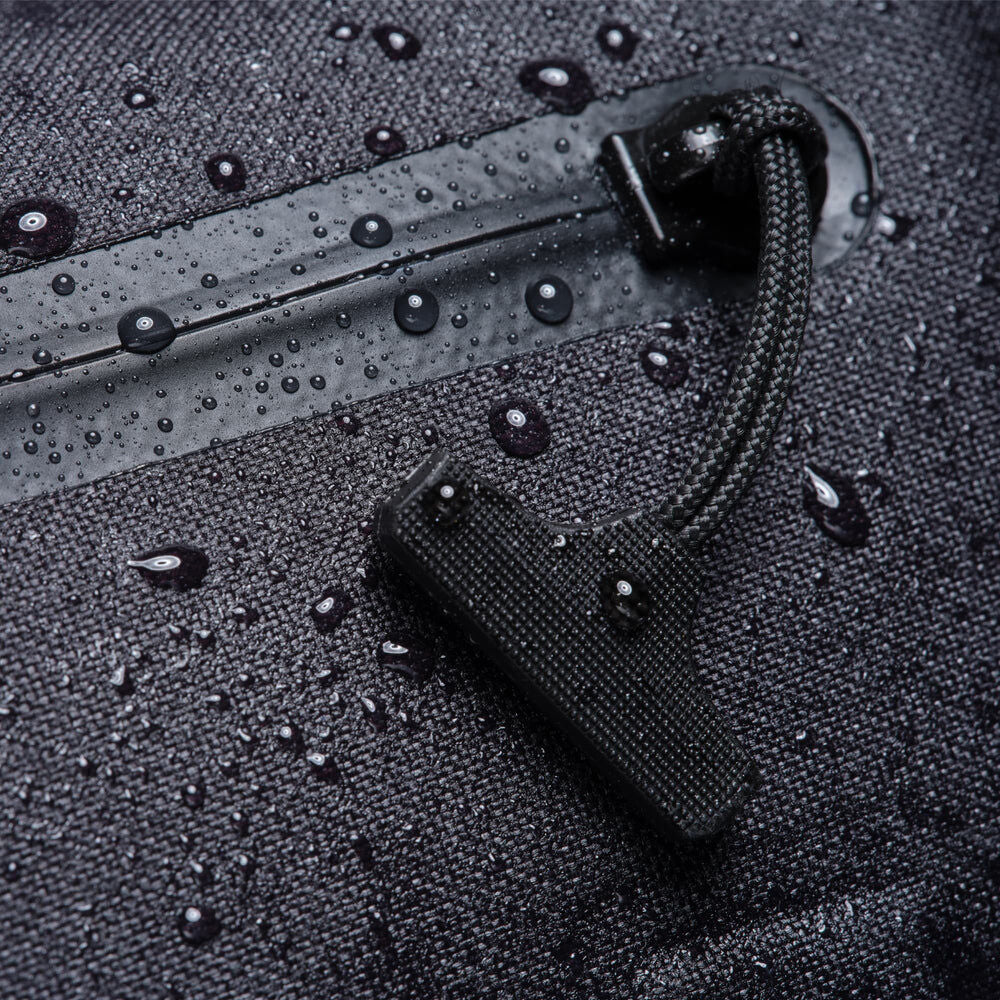 Bandolera Chrome Industries Kadet Max Sling WP (15L) (BG-394-BK-NA) - en uso