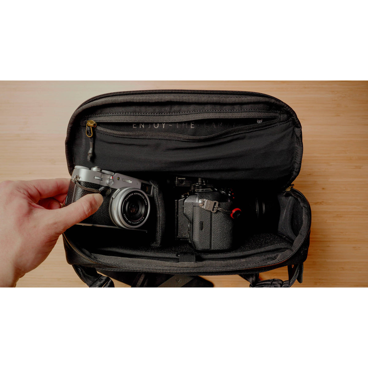 Bandolera Clever Supply Co. Sling (Negro, 6L) - vista frontal