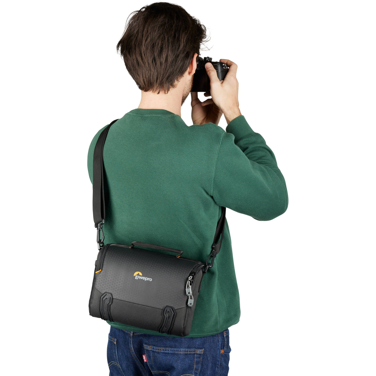 Bandolera Lowepro Adventura SH 140 III (Negro) - contenido de la caja