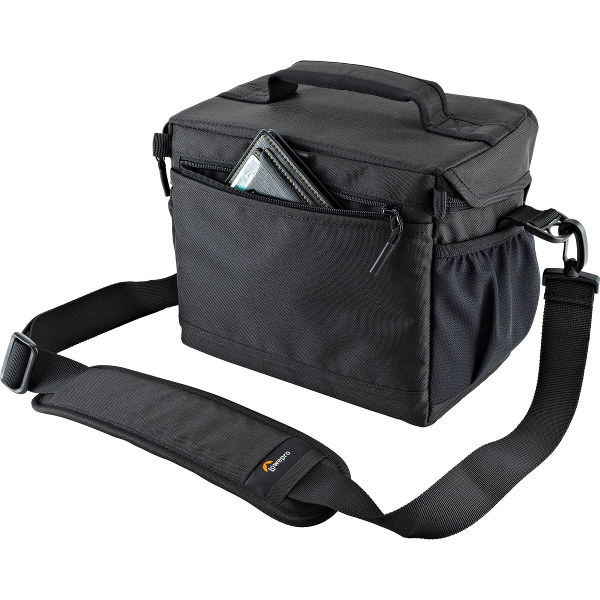 Bandolera Lowepro Nova 180 AW II (Negro) - en uso