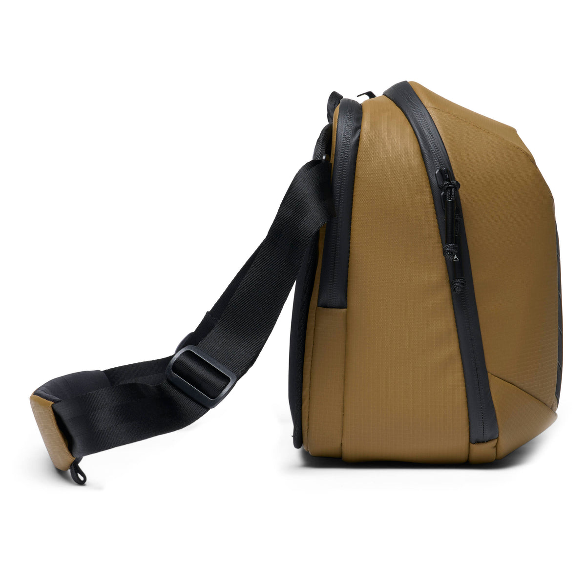 Bandolera Nomatic McKinnon Messenger (Coyote, 13L) - vista lateral
