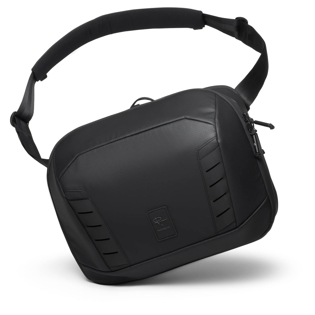 Bandolera Nomatic McKinnon Messenger (Negro, 13L) - en uso