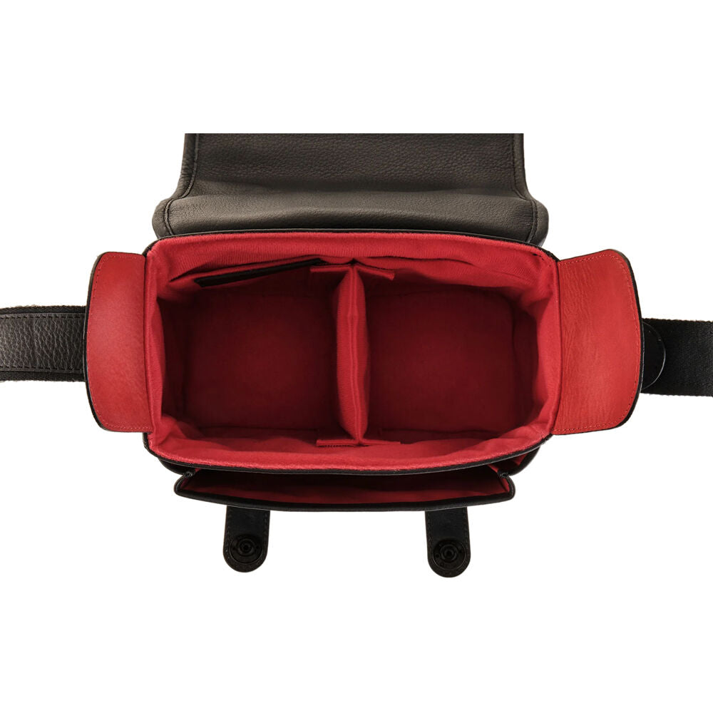 Bandolera Oberwerth Louis para Leica M11 (Negro con Negro Stitching & Hardware) - vista trasera