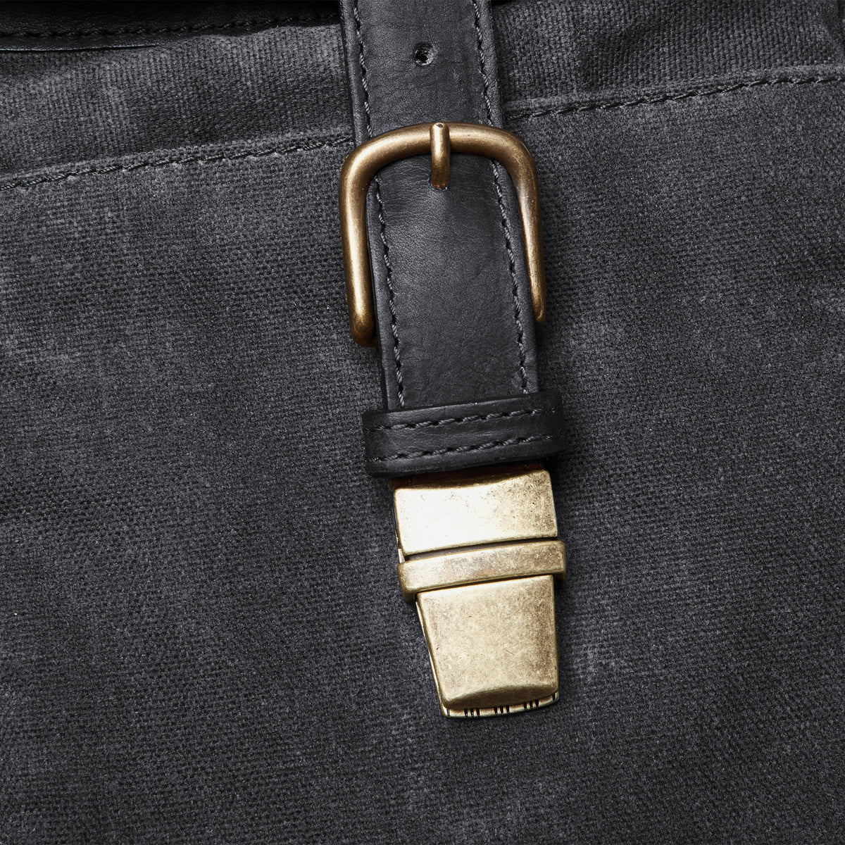 Bandolera ONA Bond Street (Negro) - detalle