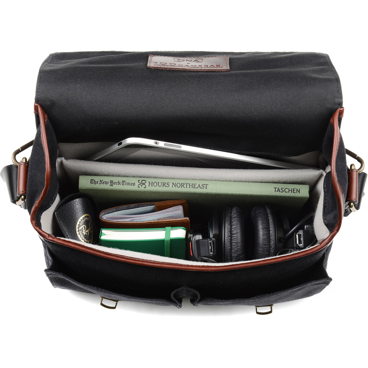 Bandolera ONA Prince Street Messenger (Negro, Waxed Canvas) - puertos y conexiones