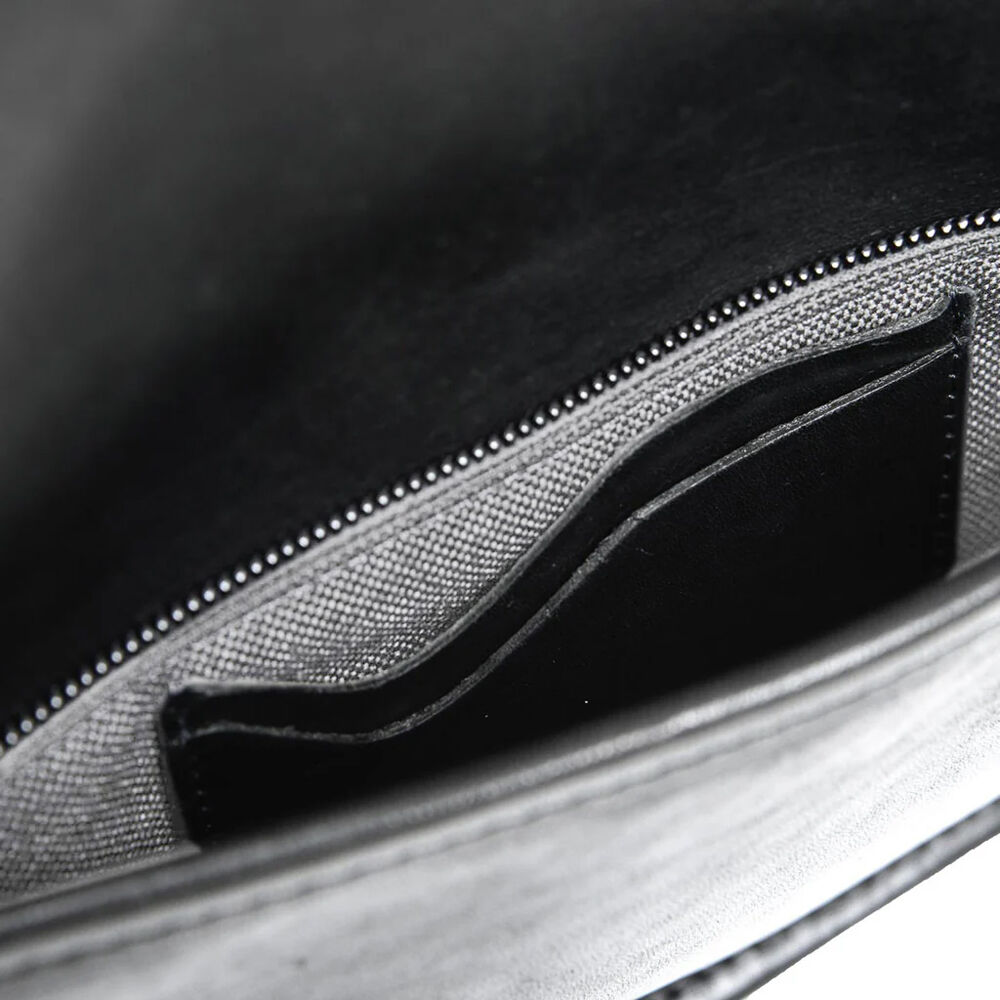 Bandolera ONA Savannah (Negro) - detalle