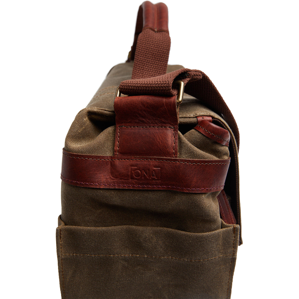 Bandolera ONA The Astoria Messenger (Field Beige) - detalle