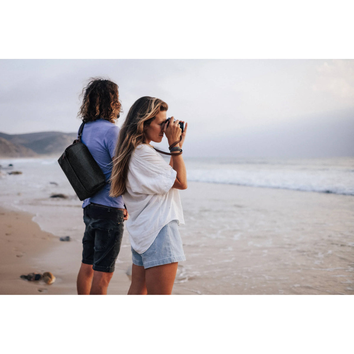 Bandolera ONA The Rockaway Sling (Negro) - puertos y conexiones