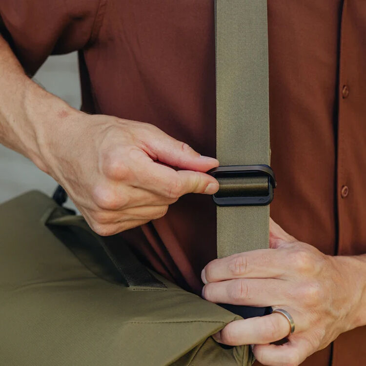Bandolera Peak Design Everyday Messenger (Kelp, 13L) - detalle