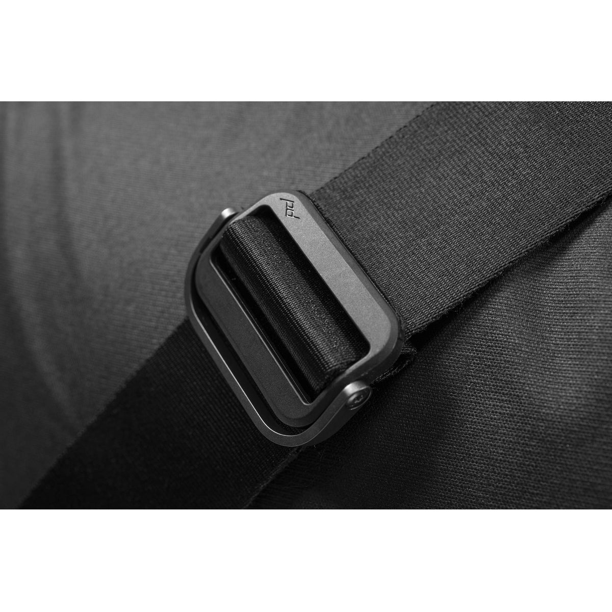 Bandolera Peak Design Everyday Messenger (Negro, 13L) - detalle