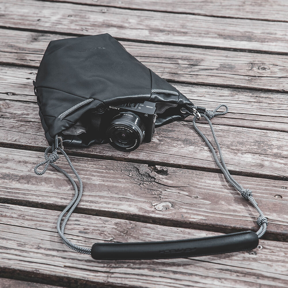 Bandolera PGYTECH OneGo con cordón (Midnight) - vista frontal