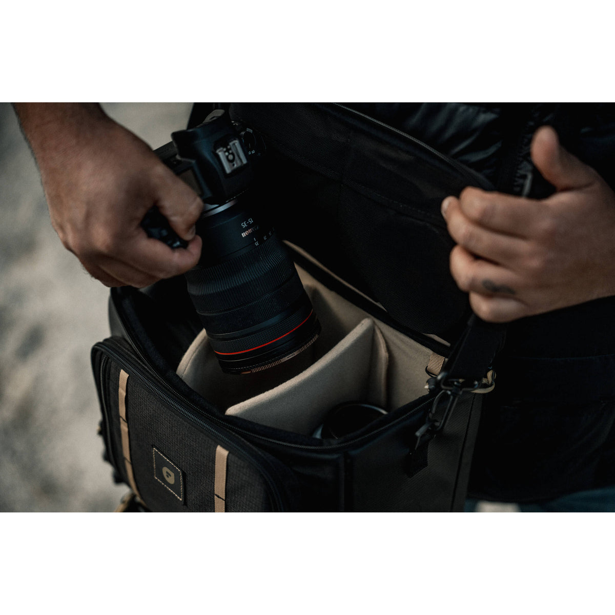 Bandolera PolarPro RoadRunner (Negro, 12L) - vista lateral
