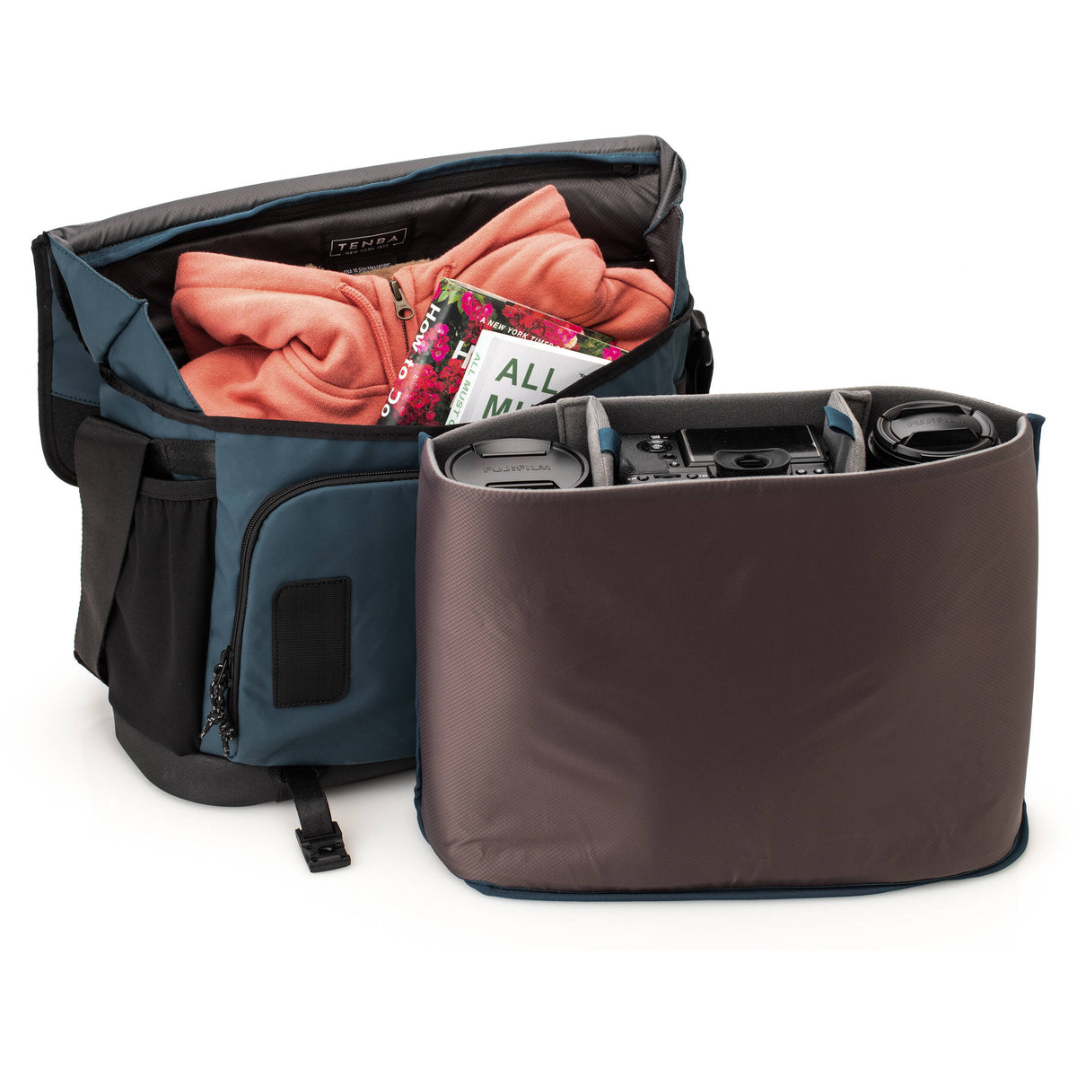 Bandolera Tenba DNA 16 Slim Messenger (Azul) - puertos y conexiones