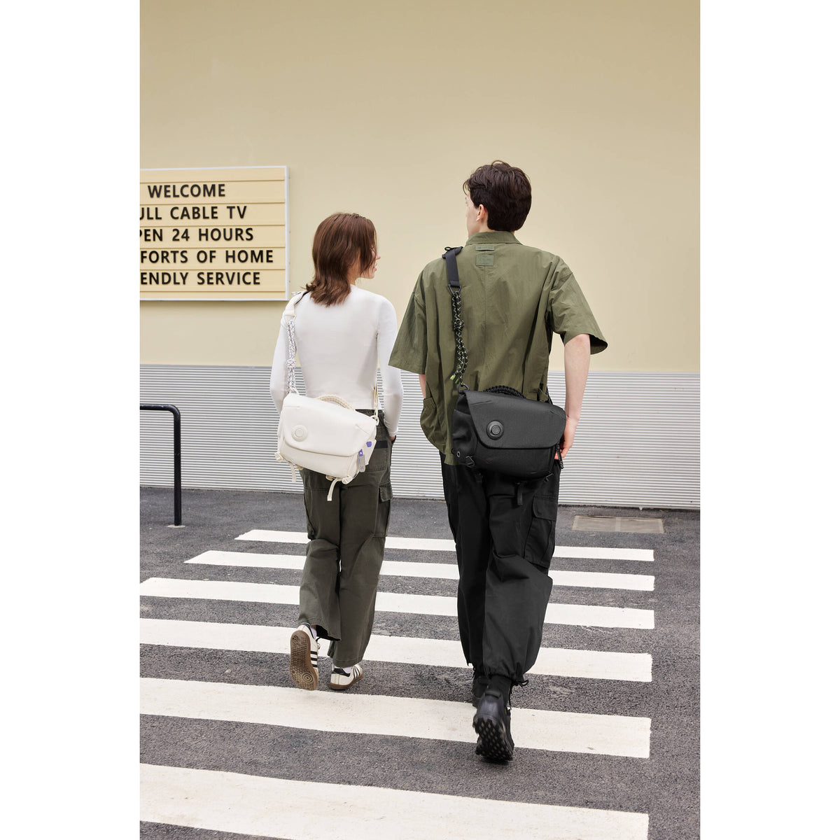Bandolera VSGO Snipe Casual Travel (Blanco, 6L) - puertos y conexiones