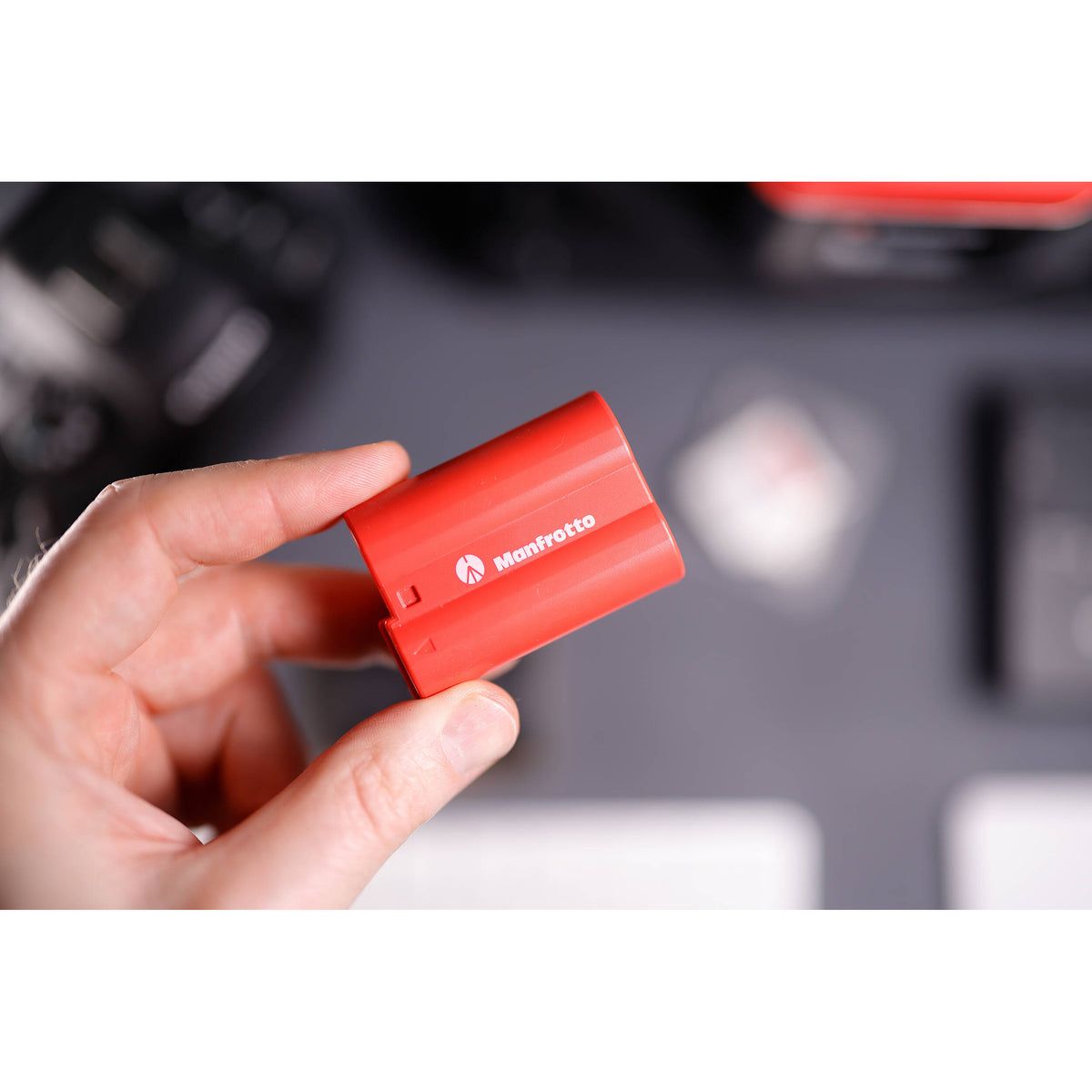 Batería Manfrotto EN-EL15 Professional para Select Nikon Cameras (7V, 2000mAh) - puertos y conexiones