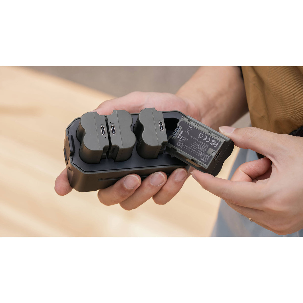 Batería Tilta NP-W235 USB-C (2400mAh) - detalle