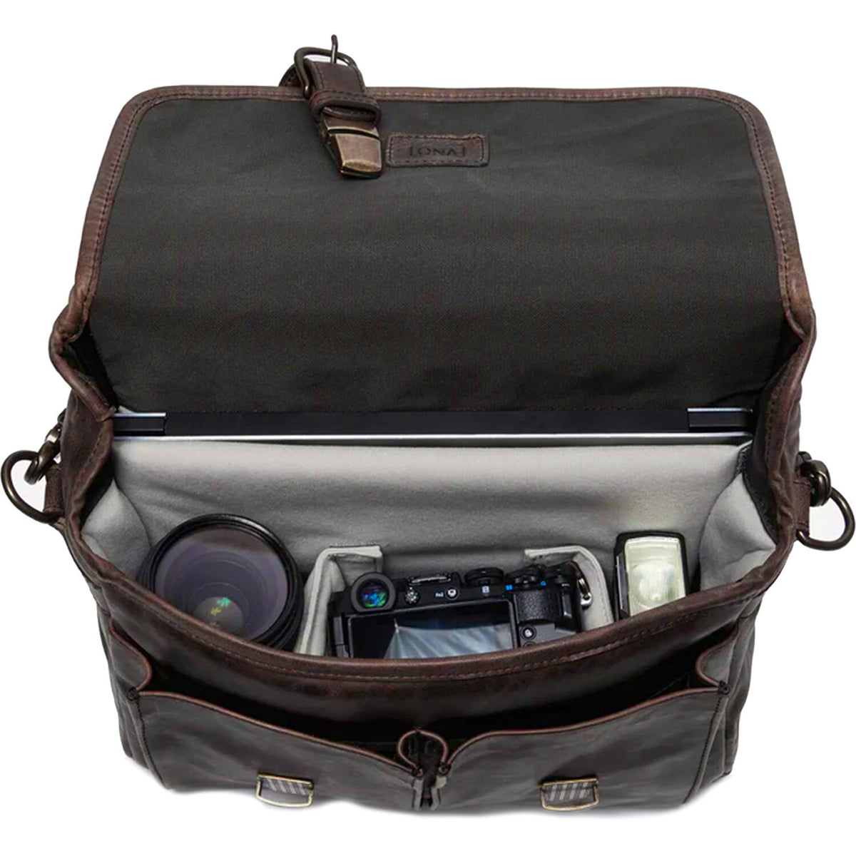 Bolso Bandolera ONA Prince Street Messenger (Antique Cognac) - detalle