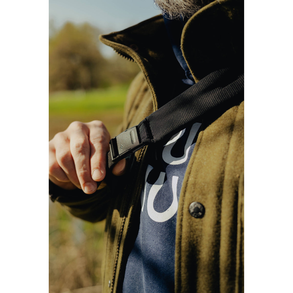 Bolso Bandolera Peak Design Outdoor Sling (Kelp, 2L) - contenido de la caja