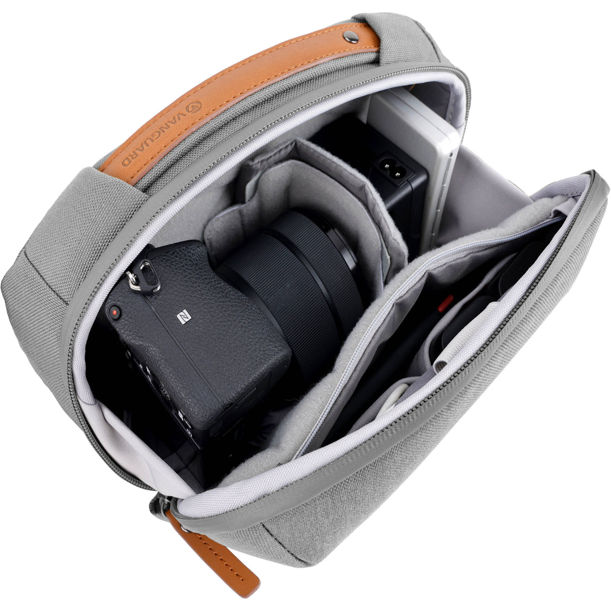 Bolso Bandolera Vanguard Veo City CB24 Crossbody (Gris, Chico) - en uso