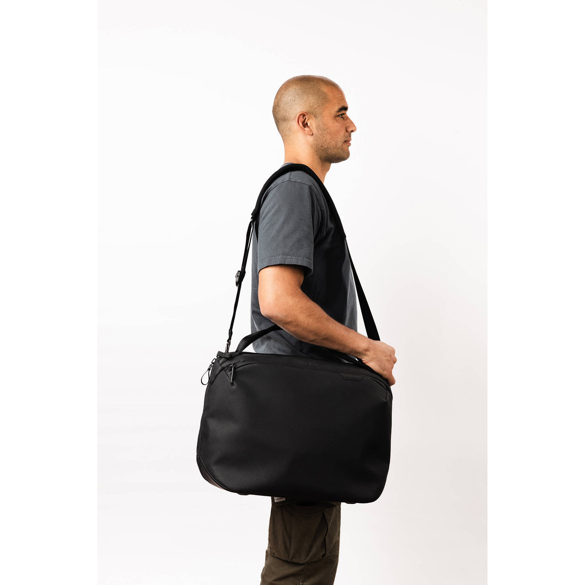 Bolso Peak Design Travel Weekender (Negro, 25L) - contenido de la caja