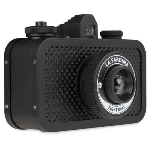 Cámara Analógica Lomography La Sardina 8Ball - puertos y conexiones