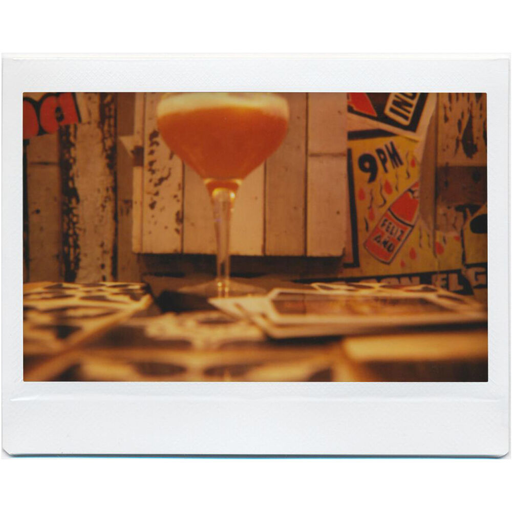 Cámara Analógica Lomography Lomo'Instant Wide Monte Carlo y Lentes - contenido de la caja