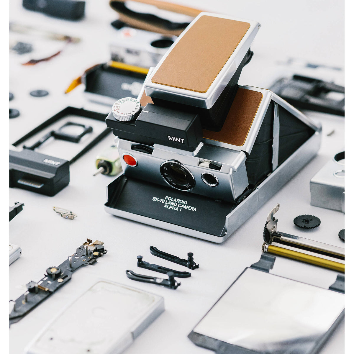 Cámara Analógica Mint SLR670-X ZERO - en uso