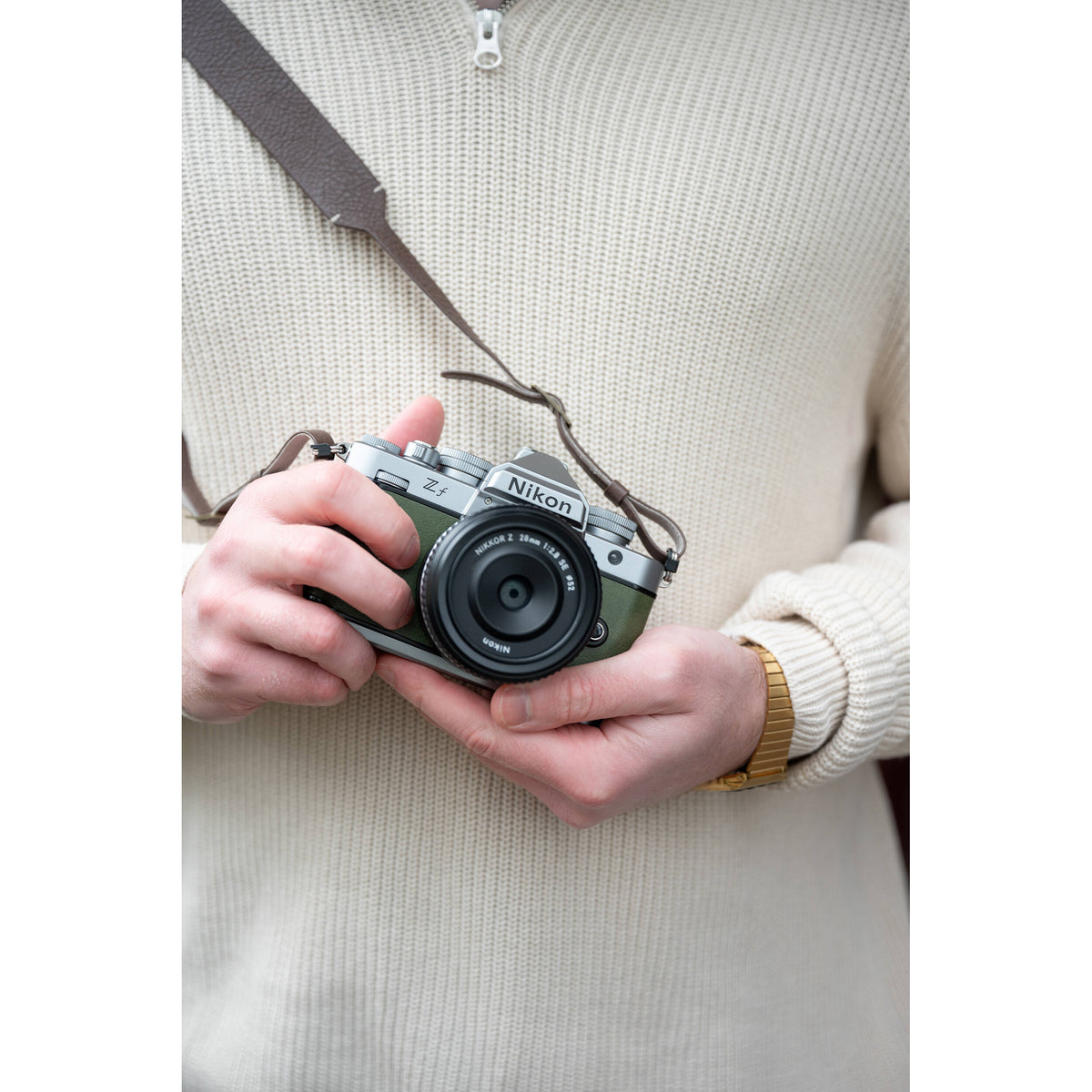 Cámara Digital Nikon Zf Mirrorless 24.5MP Full Frame Plata y Verde Musgo