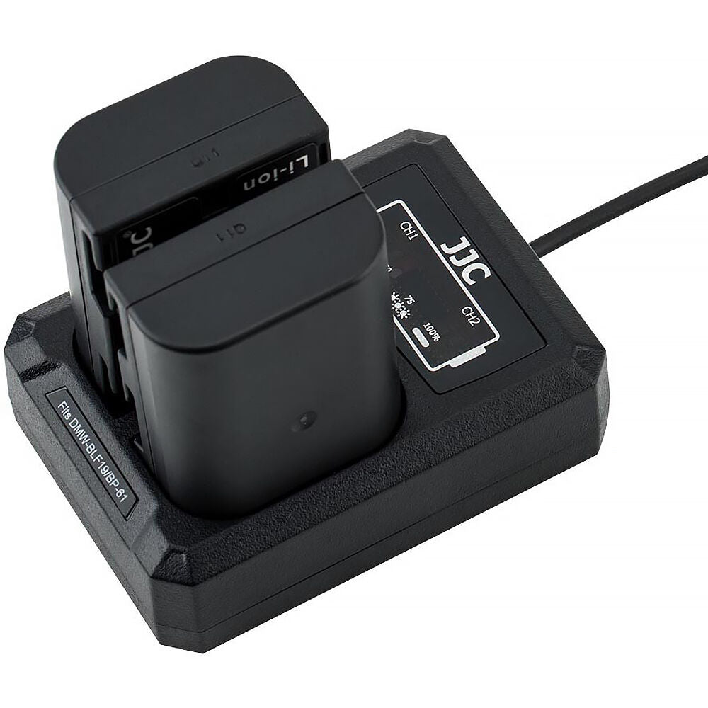 Cargador JJC DCH-BLF19E Dual - en uso